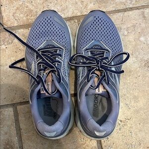 Brooks Women's Gray Athletic Shoes